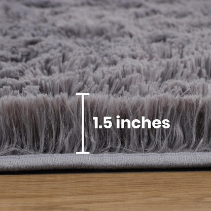 SKY-TOUCH Soft Shaggy Area Rug for Living Room & Bedroom, Fluffy Non-Slip Carpet, Modern Luxury Fur Design, Plush Floor Mat for Kids Room, Nursery, and Home Decor (Light Gray, 60 x 110 cm)