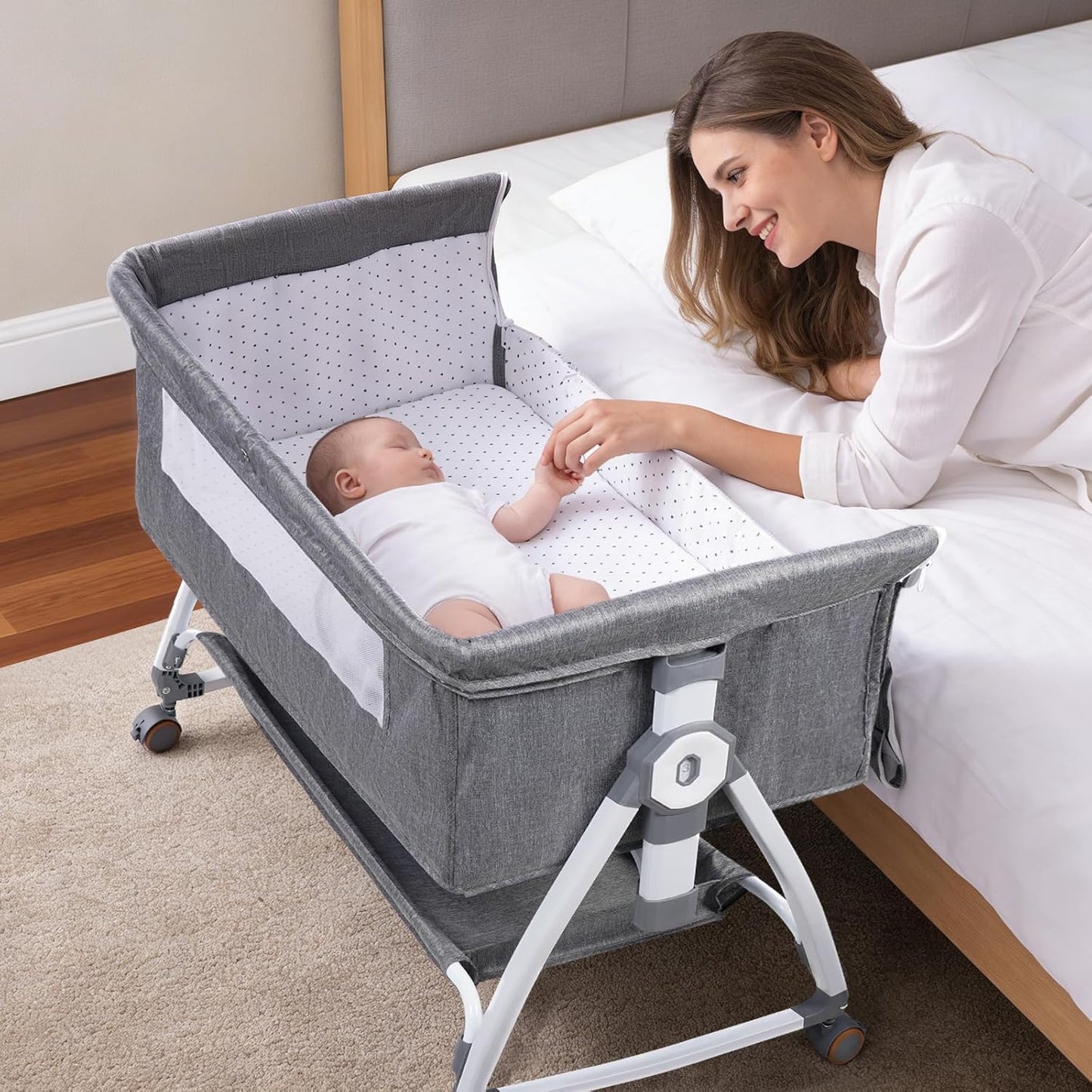 SKY-TOUCH Baby Bedside Crib Adjustable, Baby Cradle With Large Storage Basket, Travel Crib with Mattress Breathable Net,Mosquito Net Detachable, Soft Mattress 360°Swivel Wheels, for Infants Newborn