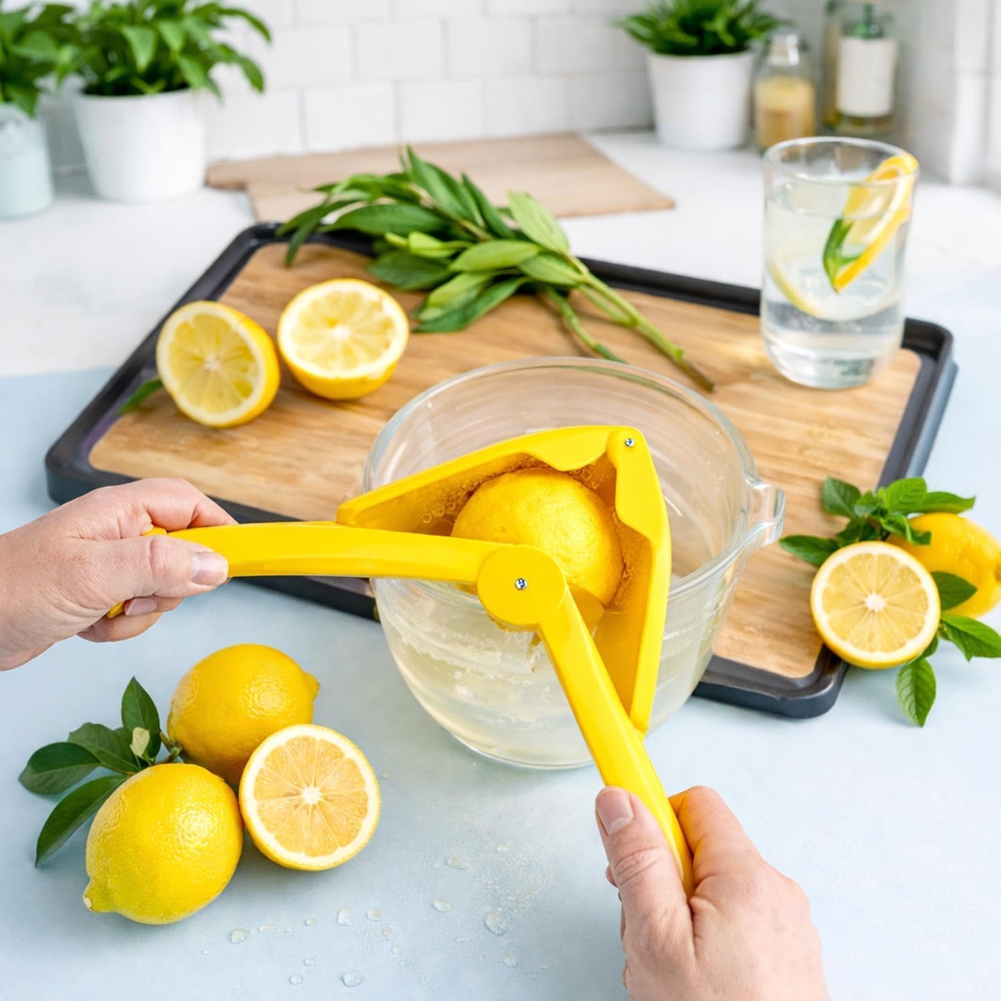 SKY-TOUCH Lemon Squeezer Foldable Manual Citrus Juicer - Easy Two-Hand Press with Lever Design for Reduced Force - Suitable for Everyday Cooking and Beverage Preparation Yellow